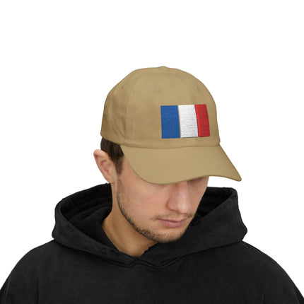 Beige baseball cap featuring the embroidered French tricolor flag.