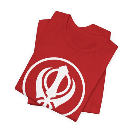 Red t-shirt featuring the Khanda Sikh symbol. Khalsa graphic tee for spiritual wear and Punjabi fashion.