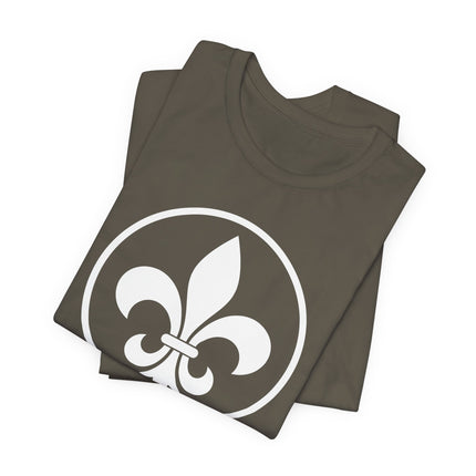 Fleur-de-lis symbol in a circular emblem graphic on a dark gray t-shirt.