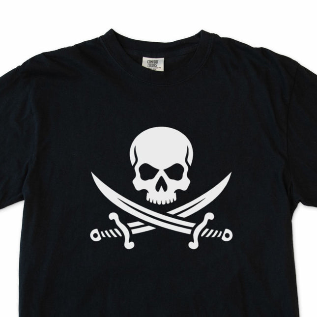 Jolly Roger skull and cutlass graphic t-shirt featuring a classic pirate symbol design.