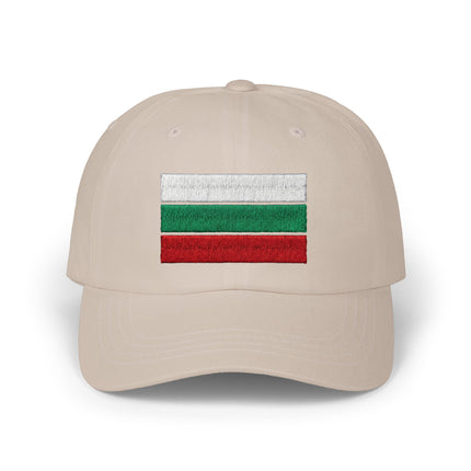 Beige baseball cap featuring the embroidered Bulgarian national flag.